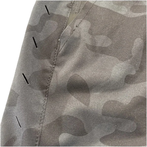 Ten Thousand Interval Men's Camo Shorts Size 30 Black Lined Stretch Gym Pockets - Picture 3 of 8